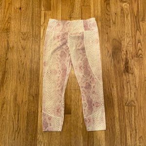 LIKE NEW! Patter leggings